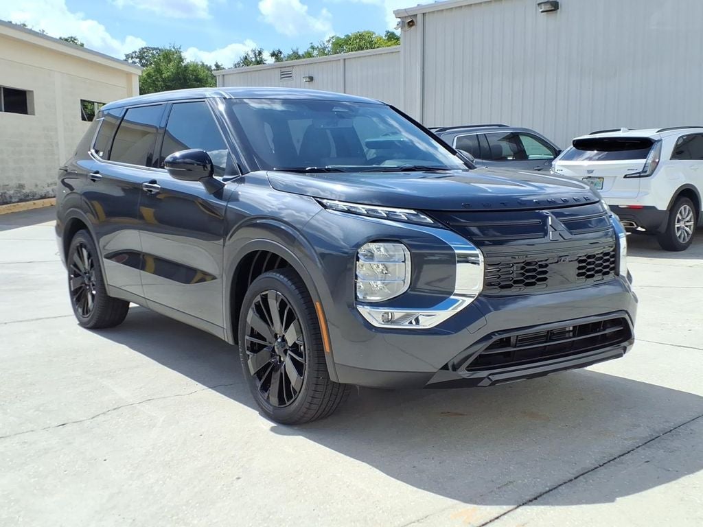 2026 Mitsubishi Outlander LE