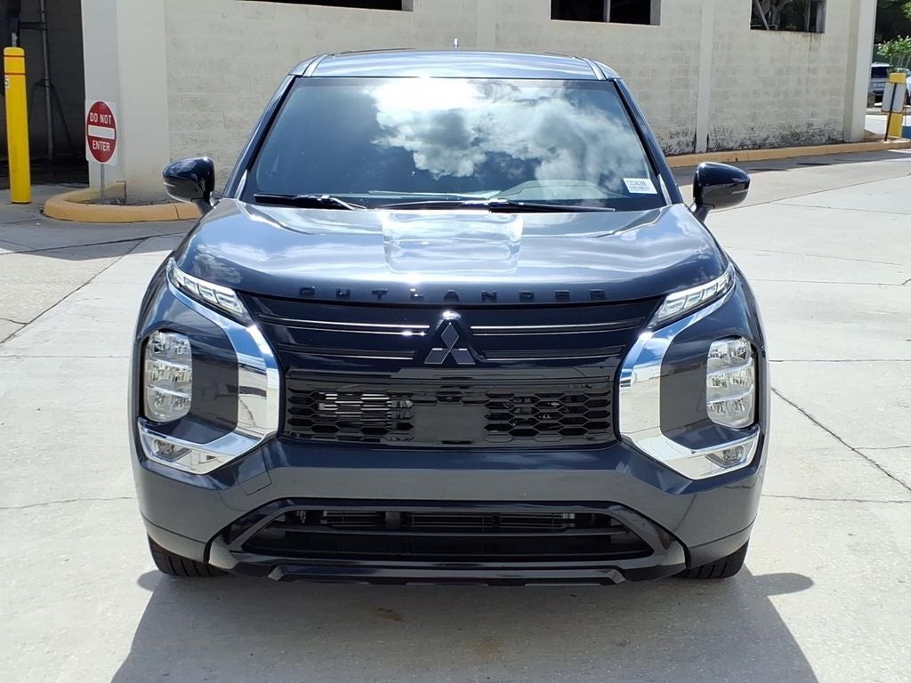 2026 Mitsubishi Outlander LE