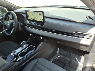 2026 Mitsubishi Outlander LE