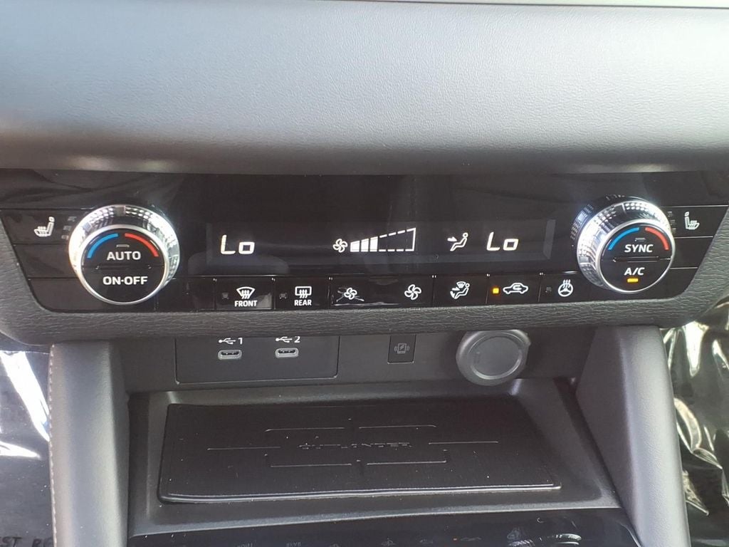 2026 Mitsubishi Outlander LE