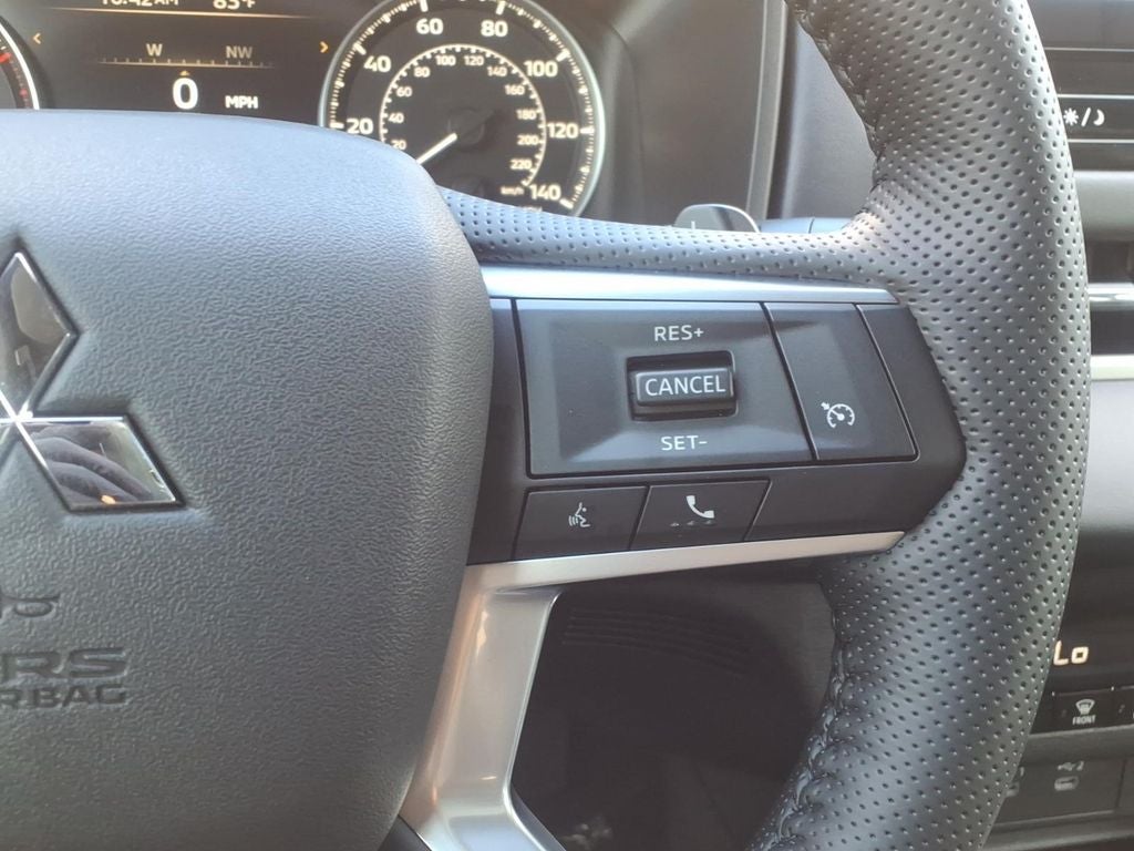 2026 Mitsubishi Outlander LE