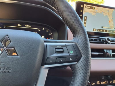 2025 Mitsubishi Outlander SEL