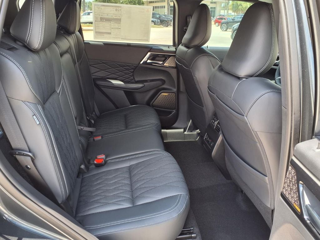 2026 Mitsubishi Outlander Black Edition
