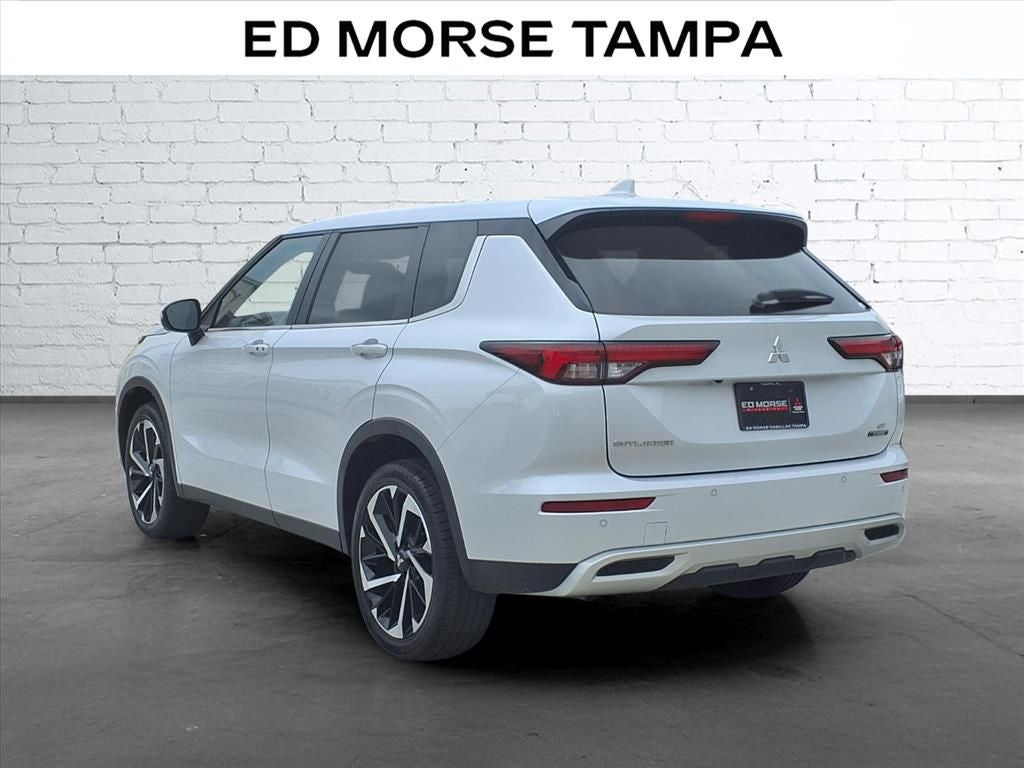 2024 Mitsubishi Outlander SE