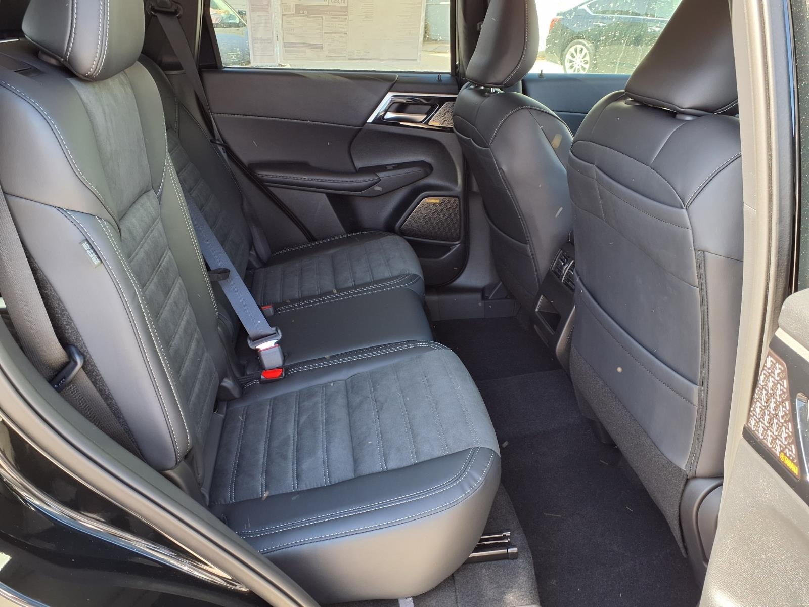 2026 Mitsubishi Outlander SE