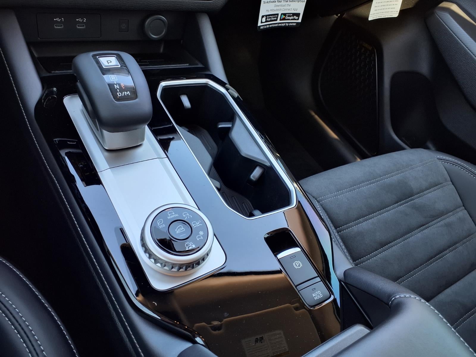 2026 Mitsubishi Outlander SE