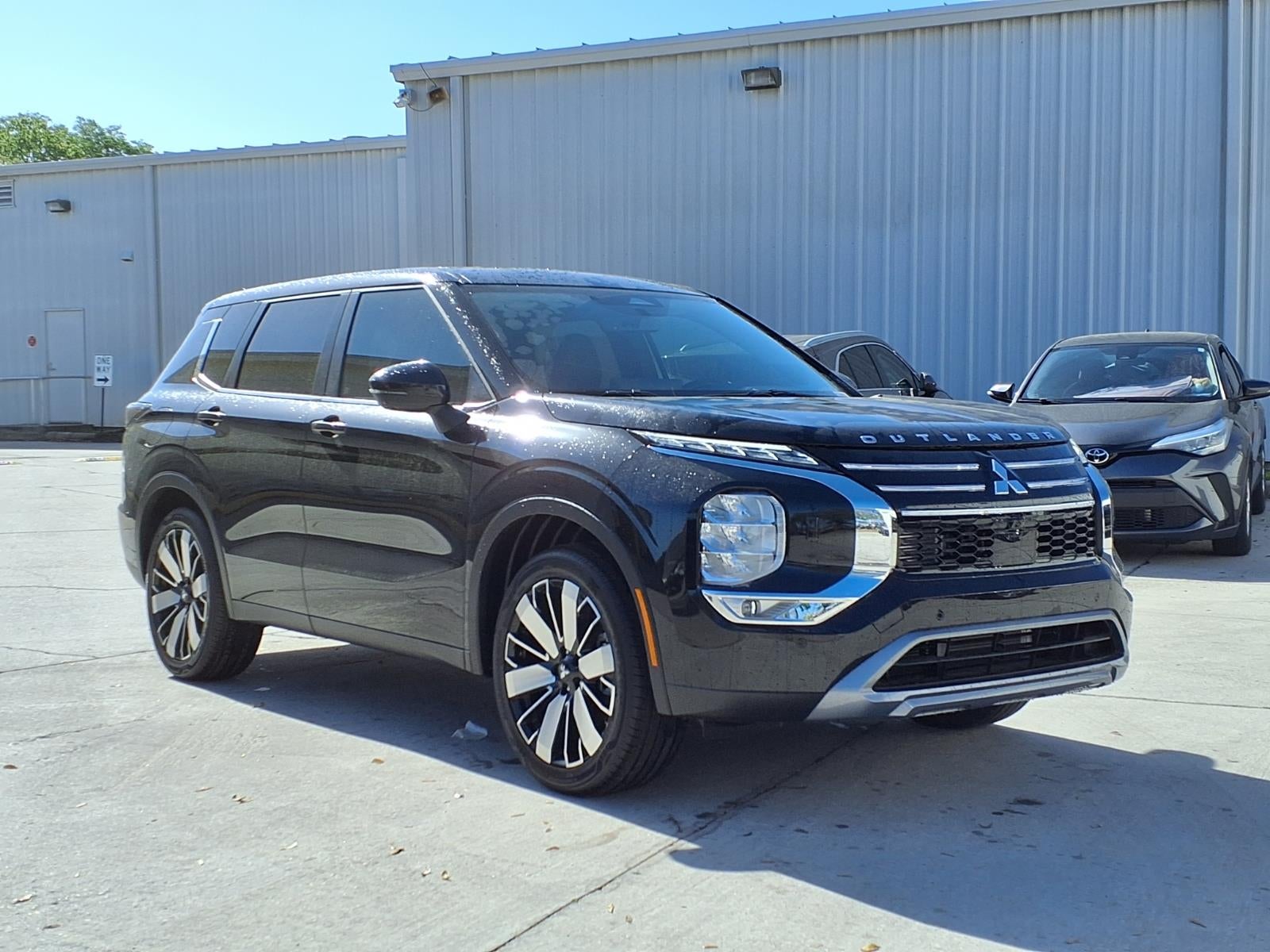 2026 Mitsubishi Outlander SE