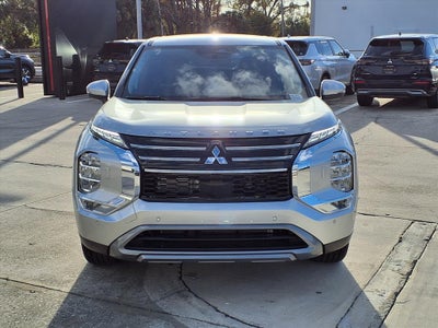 2026 Mitsubishi Outlander SE
