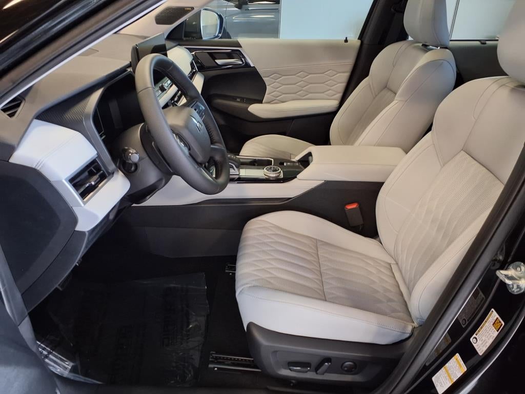 2025 Mitsubishi Outlander Platinum Edition