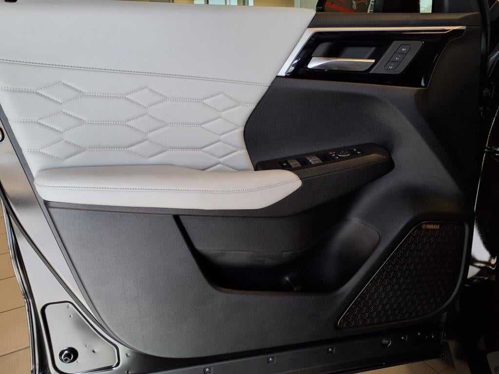 2025 Mitsubishi Outlander Platinum Edition