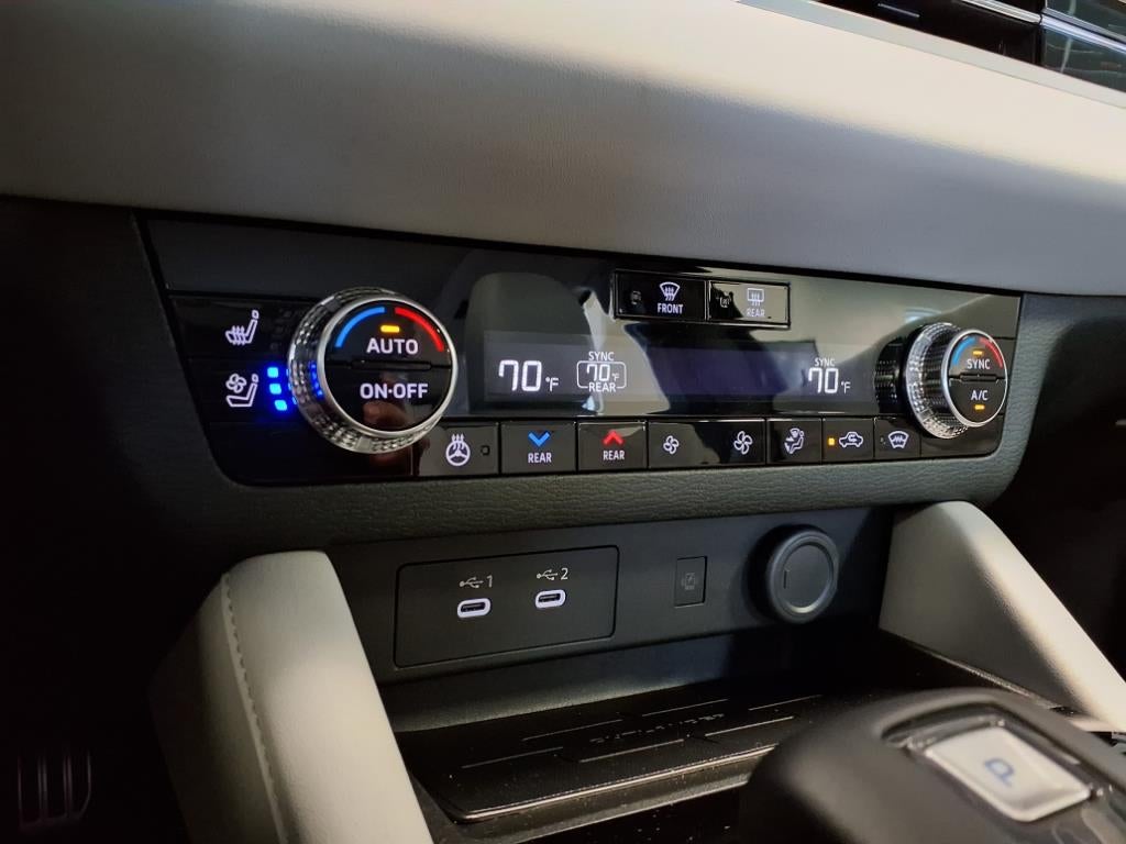 2025 Mitsubishi Outlander Platinum Edition