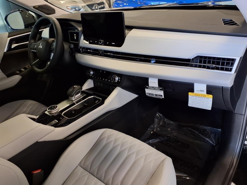 2025 Mitsubishi Outlander Platinum Edition