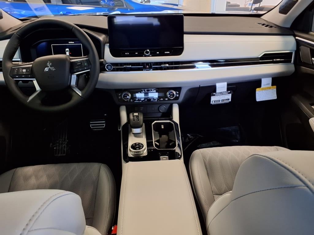 2025 Mitsubishi Outlander Platinum Edition