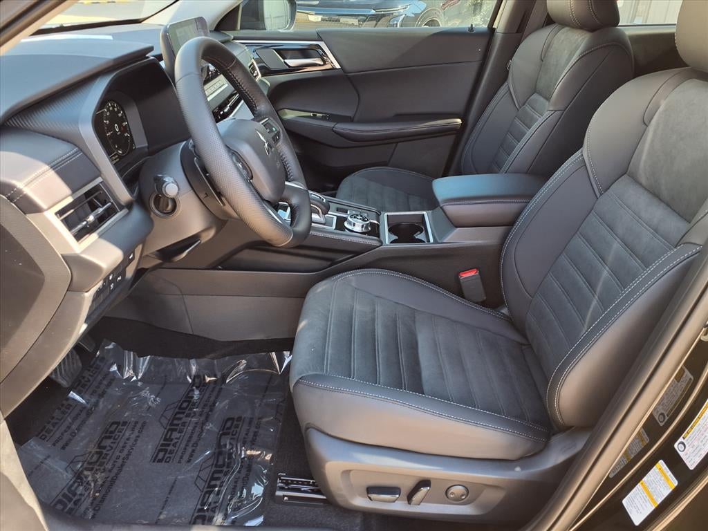 2025 Mitsubishi Outlander PHEV SE