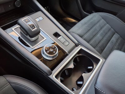 2025 Mitsubishi Outlander PHEV SE