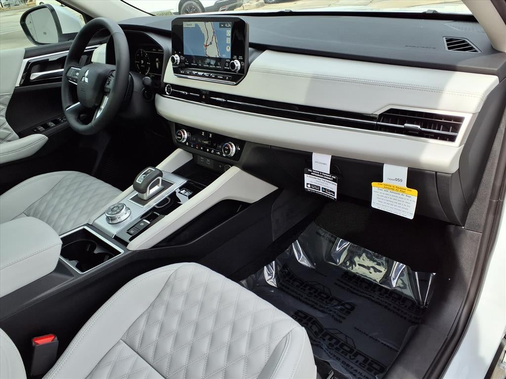 2025 Mitsubishi Outlander PHEV SEL