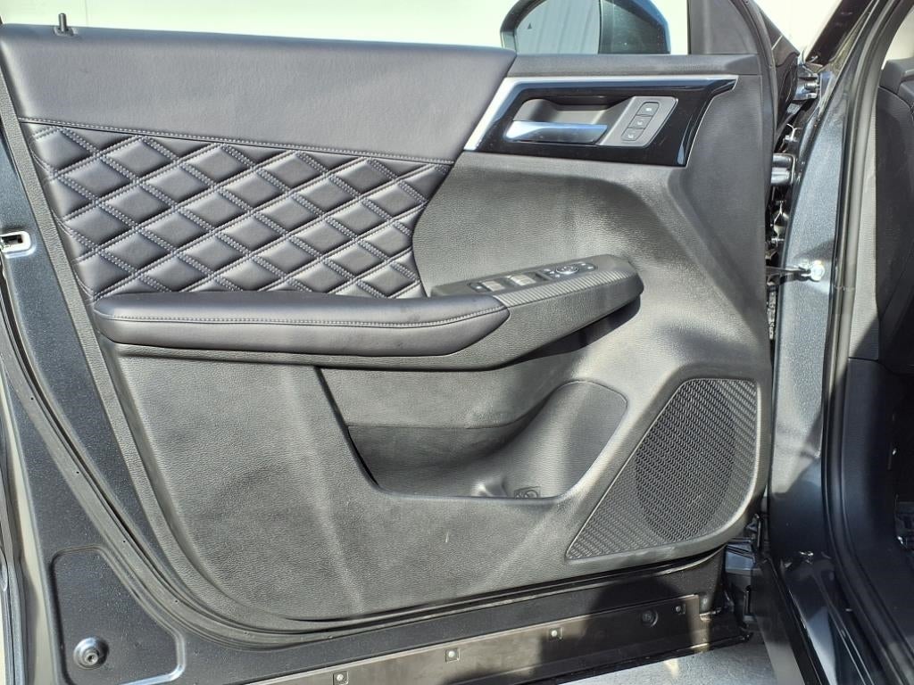 2025 Mitsubishi Outlander PHEV SEL