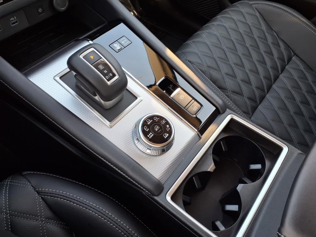 2025 Mitsubishi Outlander PHEV SEL