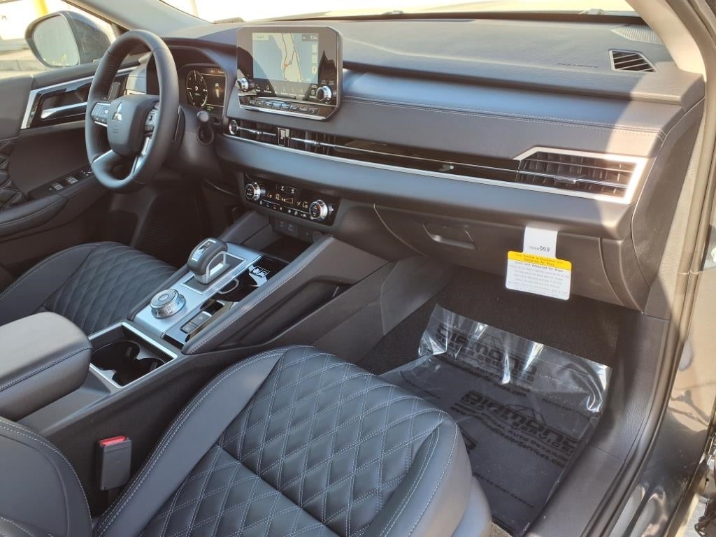 2025 Mitsubishi Outlander PHEV SEL