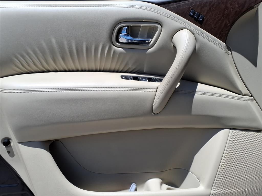 2017 INFINITI QX80 Base