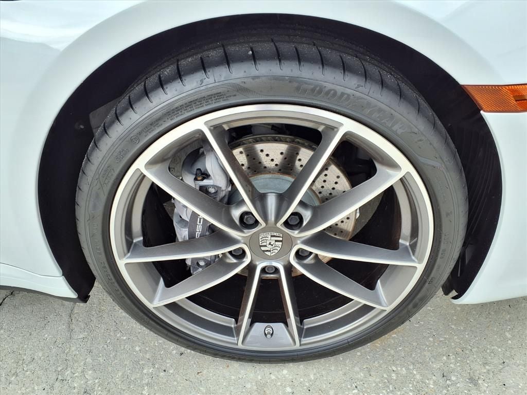 2020 Porsche 911 Carrera